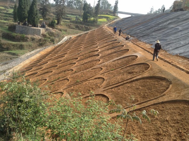 貴州遵義下邊坡噴播植草