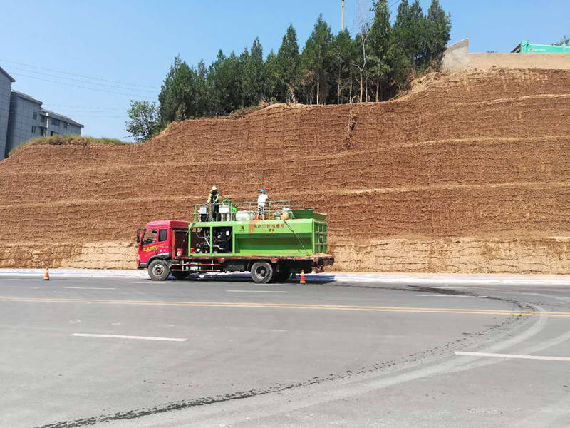 高分子團粒噴播機現場施工