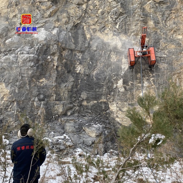 錨固打鉆開啟遙控時代，恒睿遙控爬坡鉆機挑戰90°垂坡