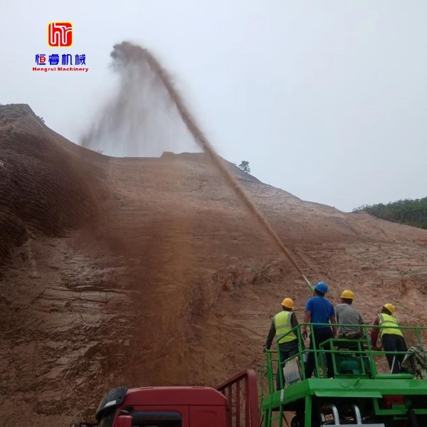 客土噴播機施工操作時需要注意哪些安全事項？