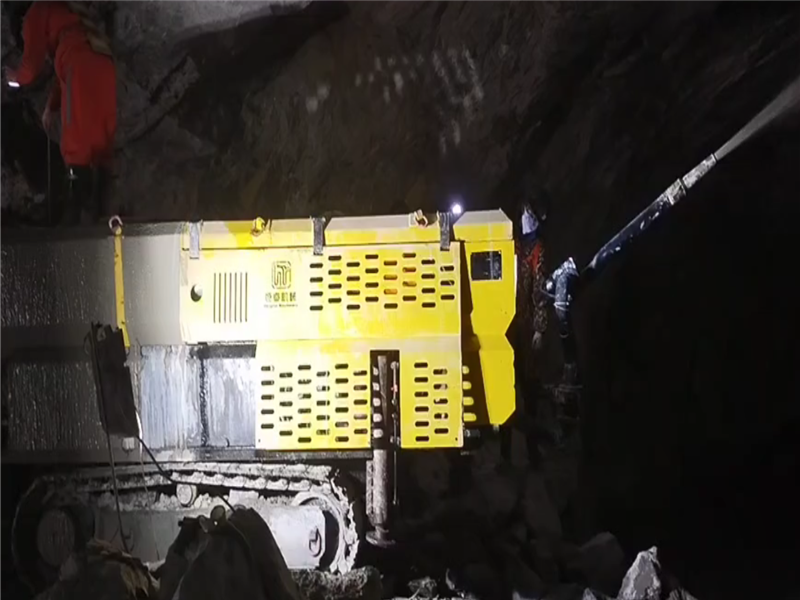 恒睿井下充填設(shè)備施工現(xiàn)場(chǎng)