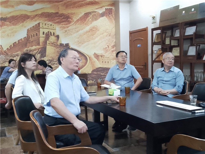 黃科院專家點贊恒睿機械，邊坡綠化設(shè)備與前沿技術(shù)成考察亮點