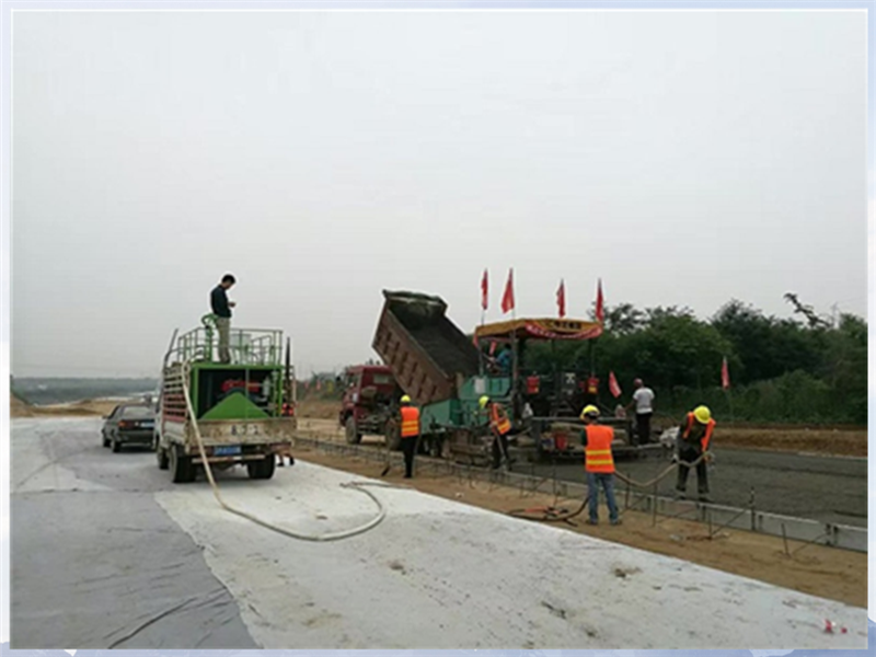 恒睿水泥漿噴灑機能噴漿能灑水還能噴草籽，小機器能干多種活兒