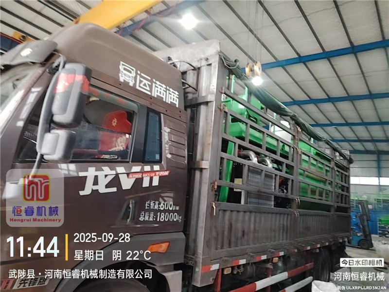 恒睿 535 型客土噴播機(jī)發(fā)往四川樂(lè)山，賦能老客戶(hù)高速公路邊坡復(fù)綠工程