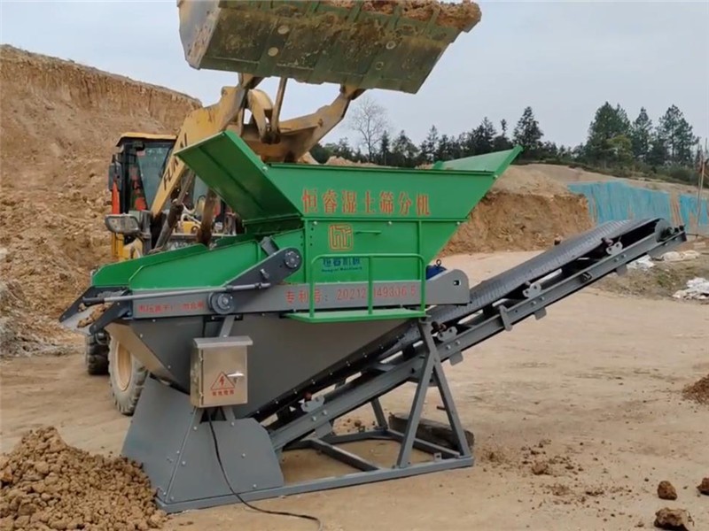 恒睿濕土篩分機(jī)：惡劣環(huán)境克星，梅雨雨季施工的可靠保障