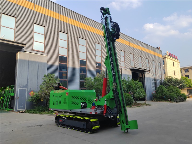 恒睿履帶光伏樁孔鉆機：適配多行業需求，礦山與水利工程的優質鉆孔設備?