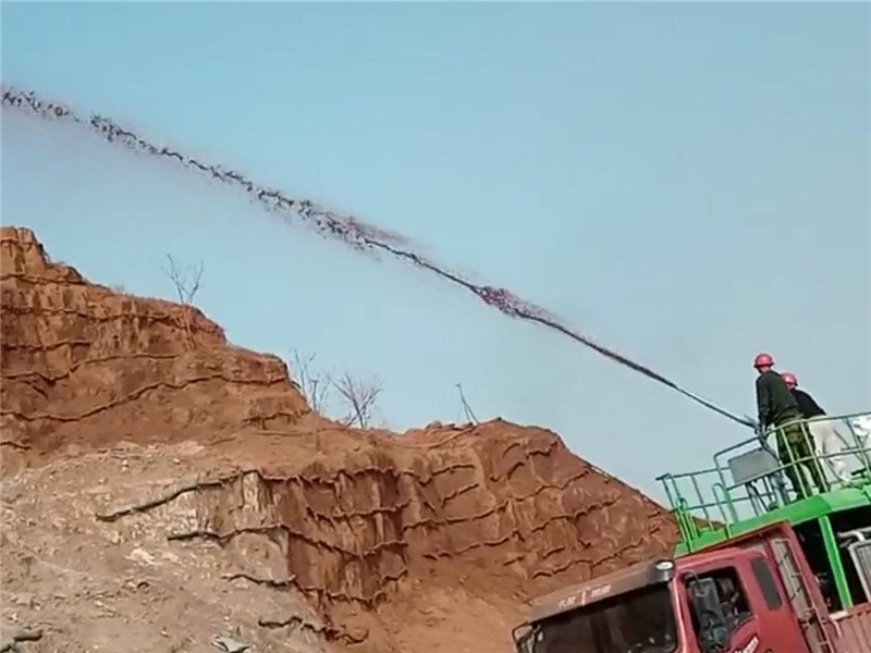 恒睿噴播機(jī)：聚焦施工核心痛點(diǎn)，筑牢生態(tài)修復(fù)效果基石
